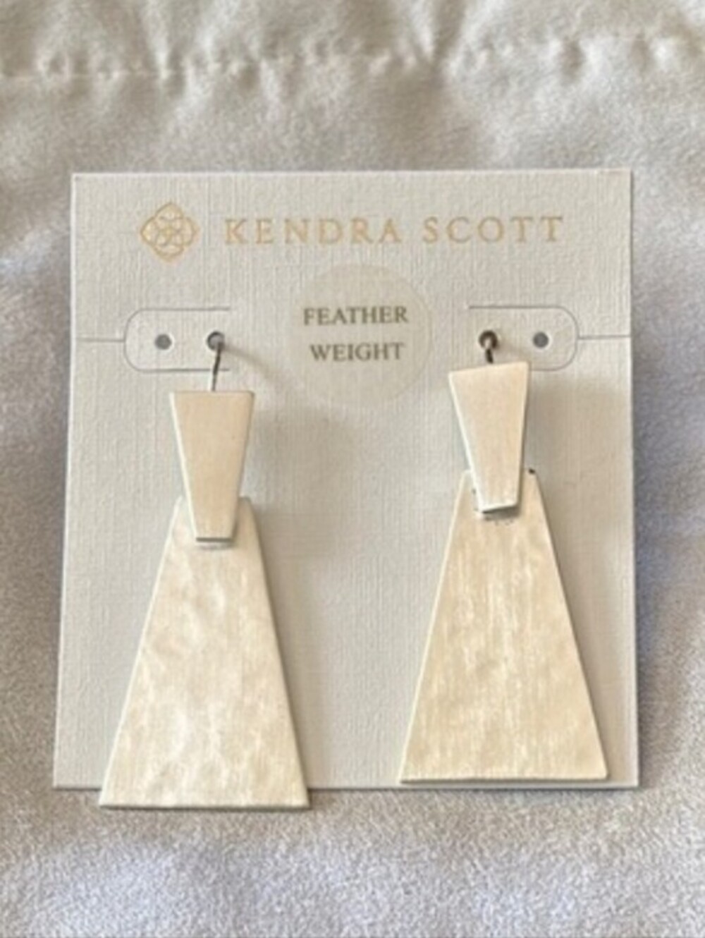 Kendra Scott Keerti Hammered Silver Geometric Trapezoid Dangle Drop Earrings - Picture 2 of 7